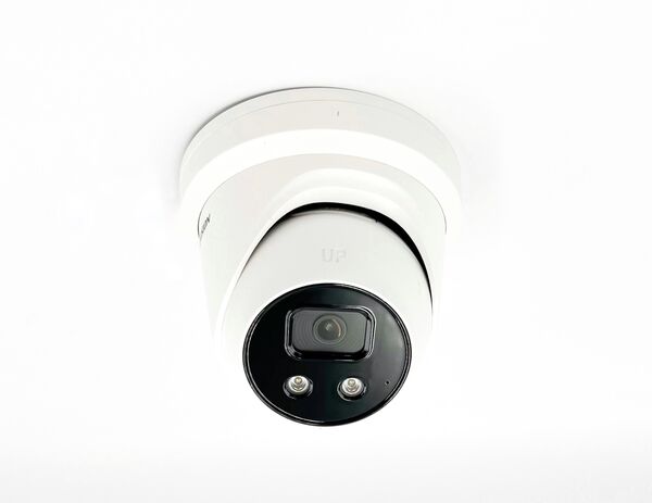 Hikvision DS 2CD2346G2 IU С AcuSense Turret IP Kamera 4MP 4mm 83